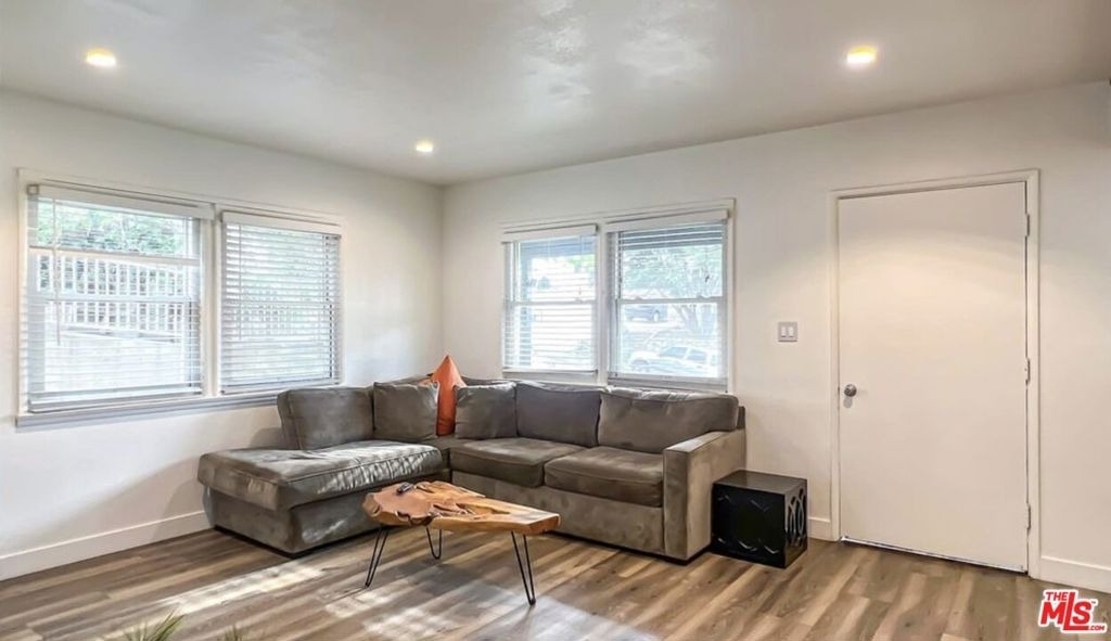 2117 Duane Street - Photo 2