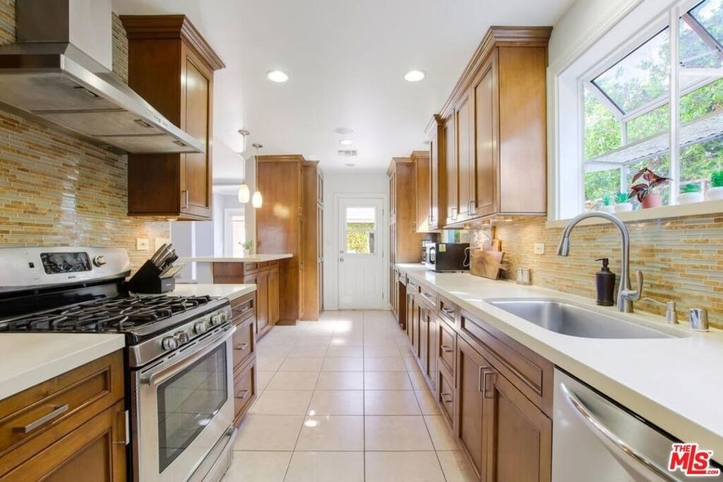 4240 Matilija Avenue - Photo 2