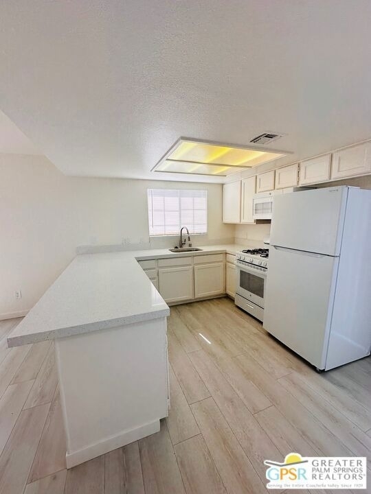 32389 Whispering Palms Trail - Photo 15