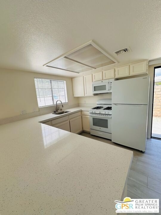 32389 Whispering Palms Trail - Photo 12