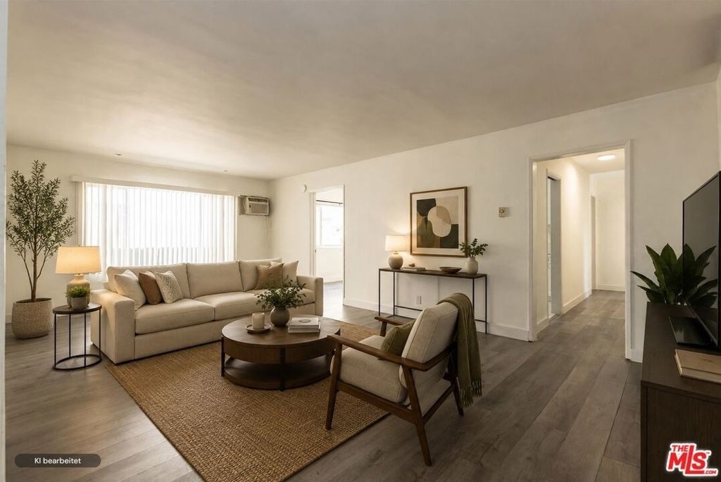 912 Hilldale Avenue - Photo 2