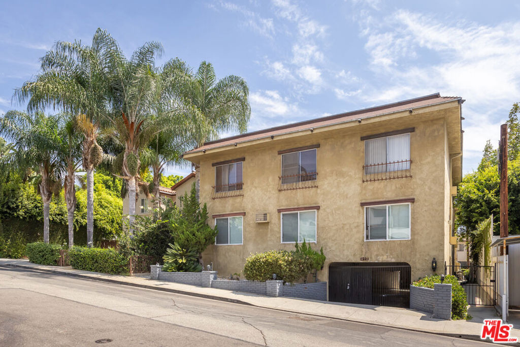 912 Hilldale Avenue - Photo 0