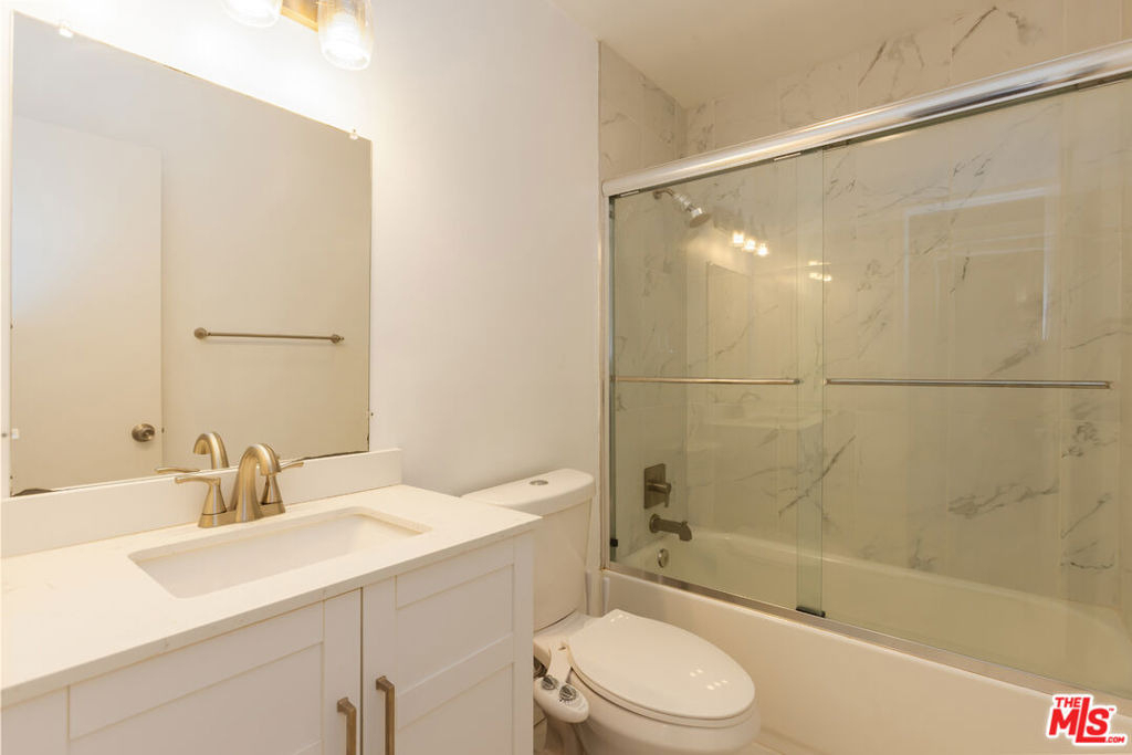 912 Hilldale Avenue - Photo 13
