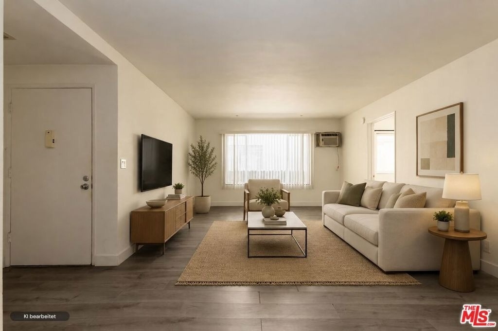 912 Hilldale Avenue - Photo 1