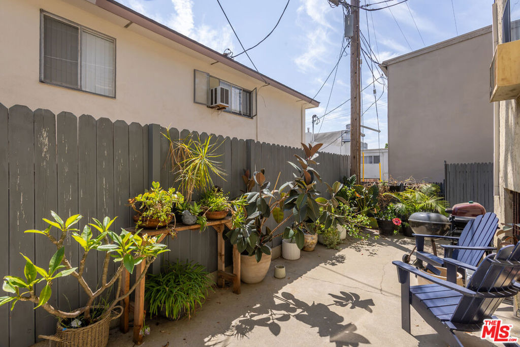 912 Hilldale Avenue - Photo 16