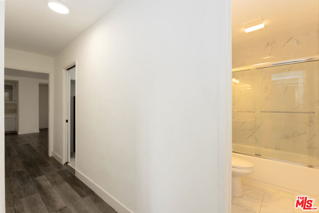 912 Hilldale Avenue - Photo 11