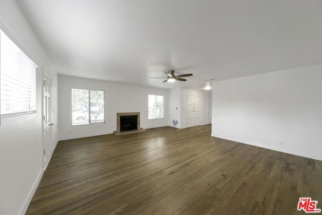 820 Pier Avenue - Photo 2