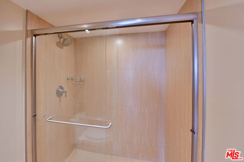 10535 Wilshire Boulevard - Photo 19