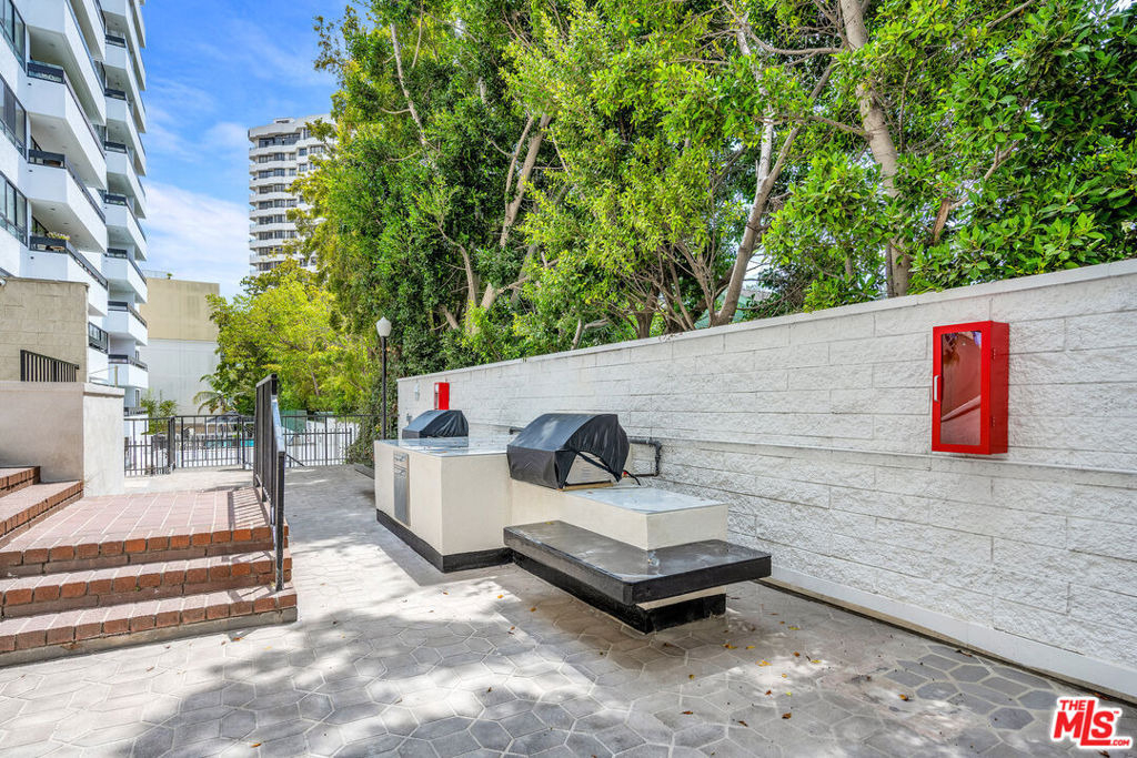 10535 Wilshire Boulevard - Photo 27