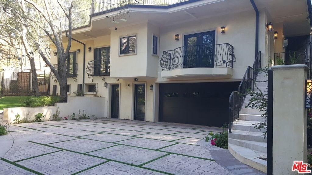 1020 Moraga Drive - Photo 0