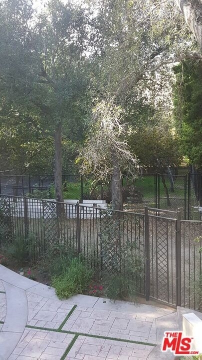 1020 Moraga Drive - Photo 4