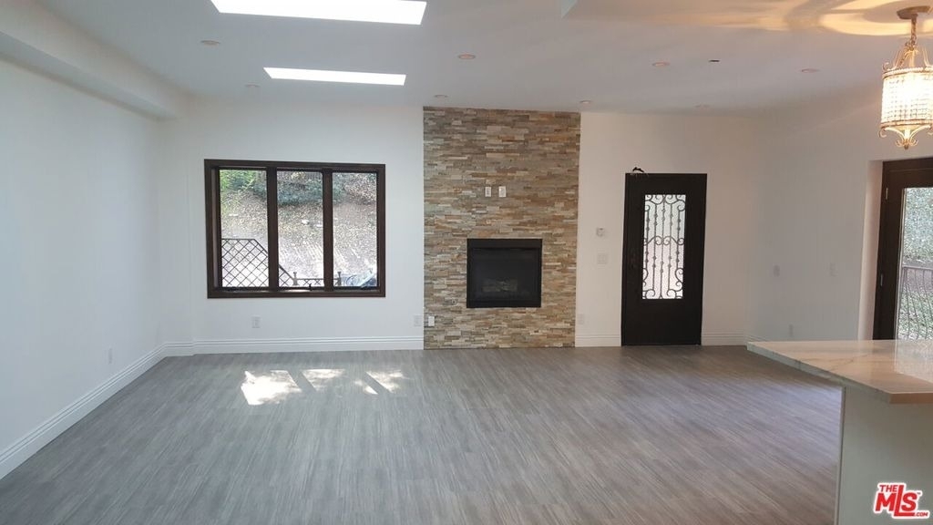 1020 Moraga Drive - Photo 2