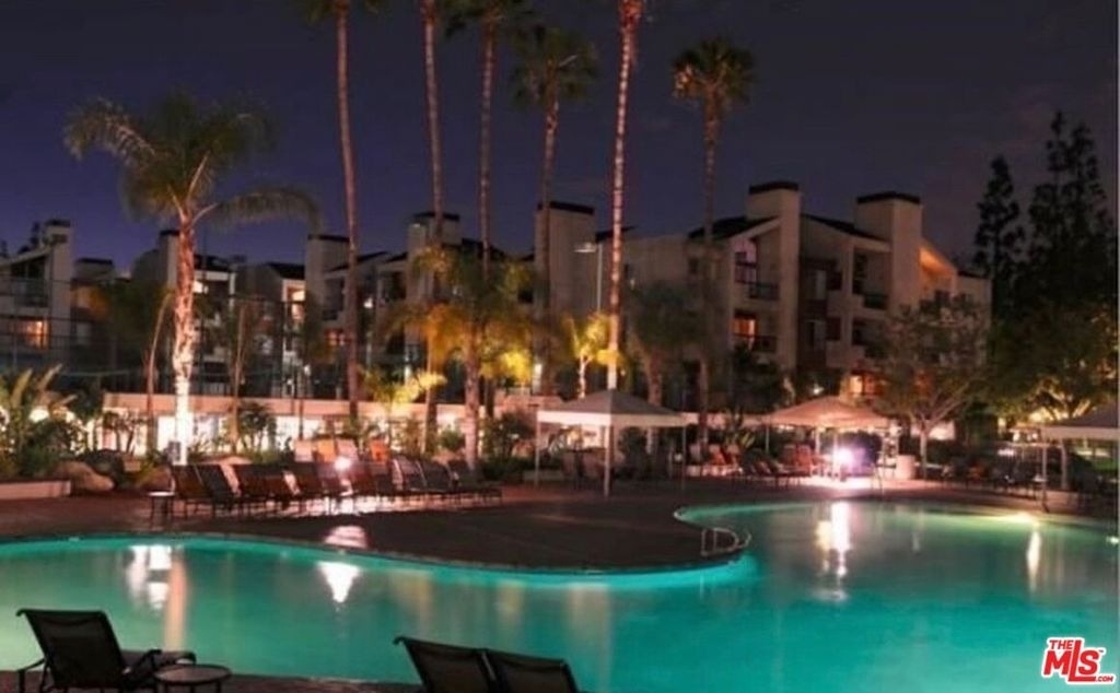21400 Burbank Boulevard - Photo 11