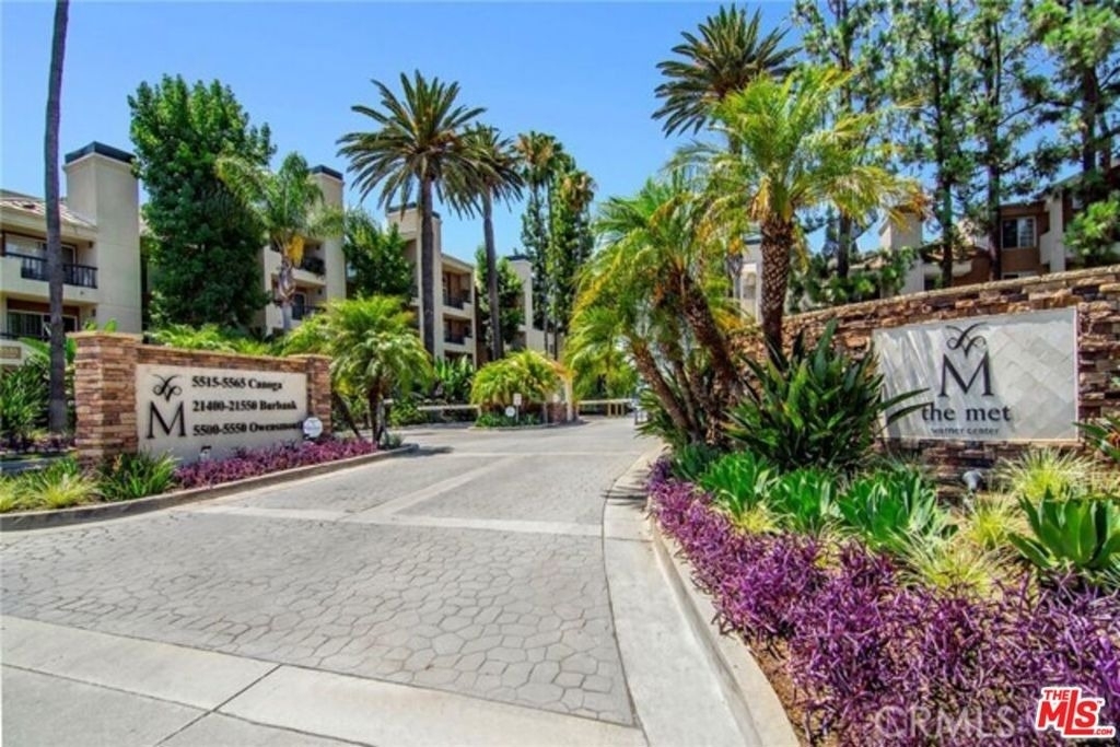 21400 Burbank Boulevard - Photo 19