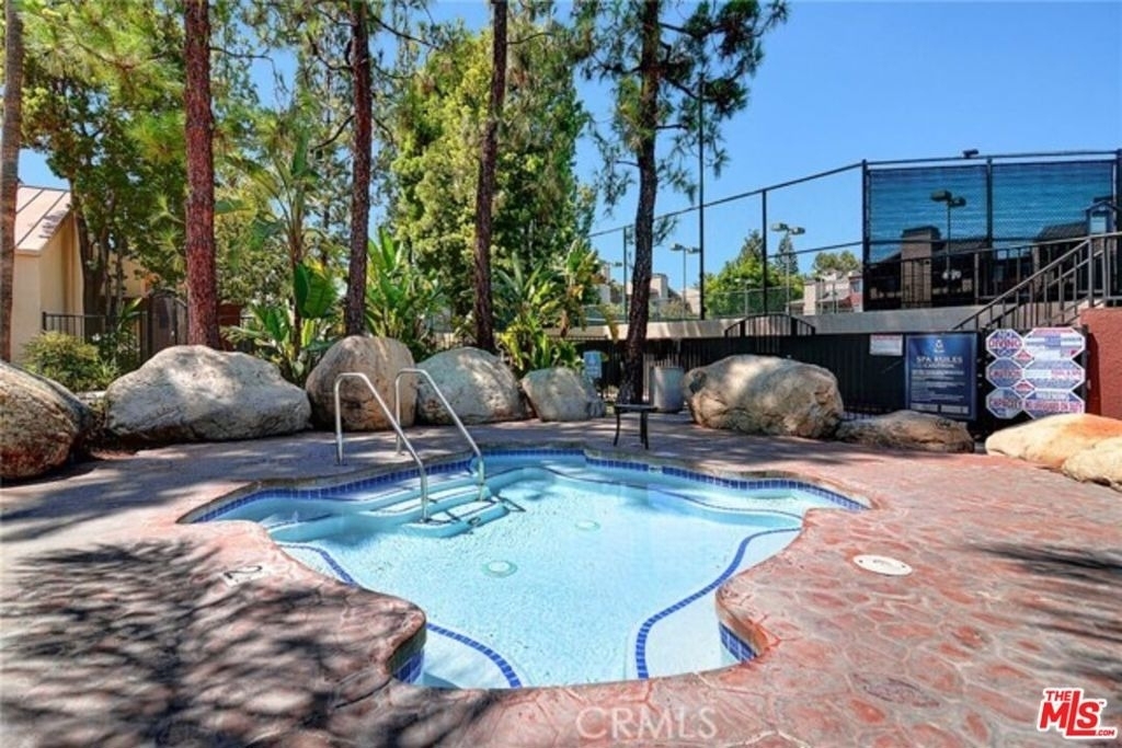 21400 Burbank Boulevard - Photo 18