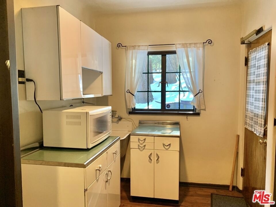 28832 Sycamore Drive - Photo 5