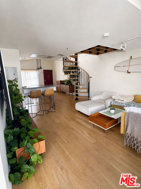 700 Main Street - Photo 2