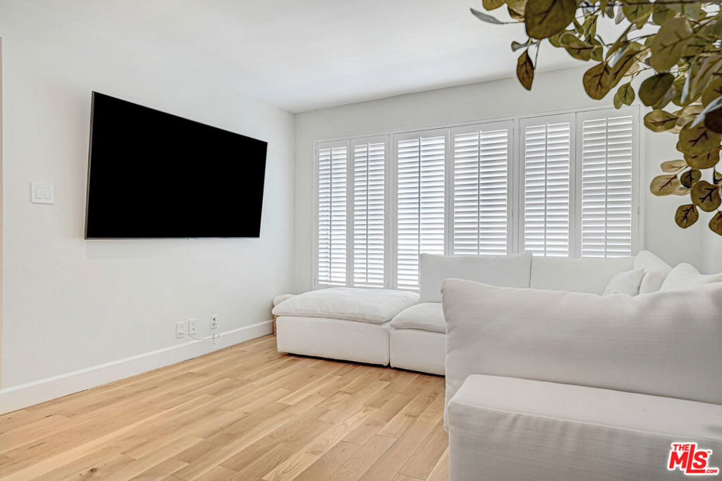 339 N Oakhurst Drive - Photo 7