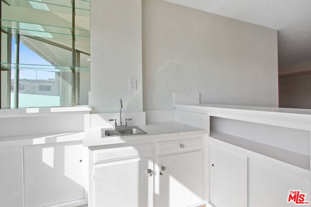 339 N Oakhurst Drive - Photo 3