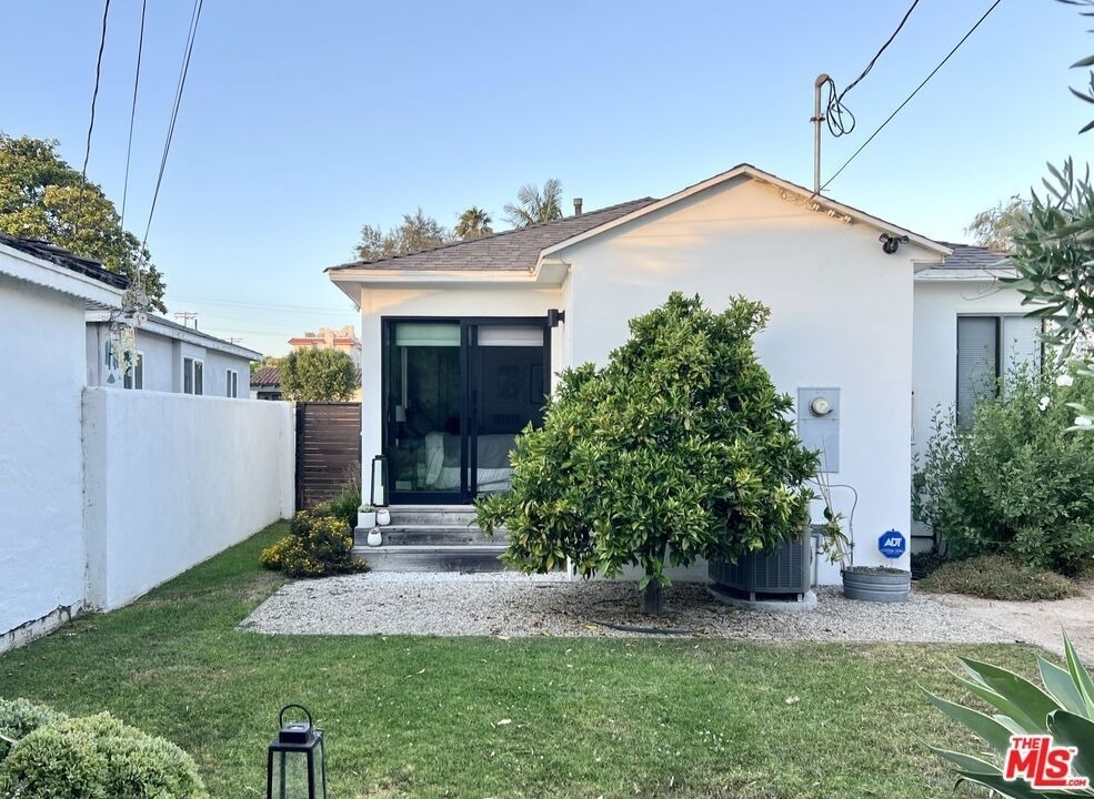 3865 Lyceum Avenue - Photo 14