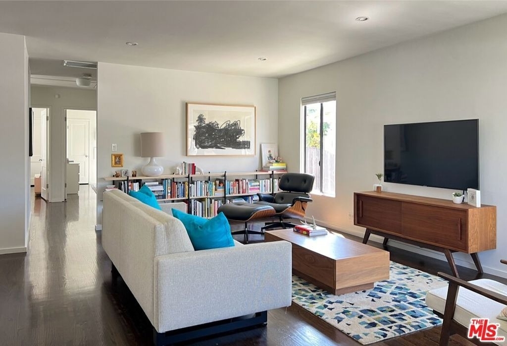 3865 Lyceum Avenue - Photo 2