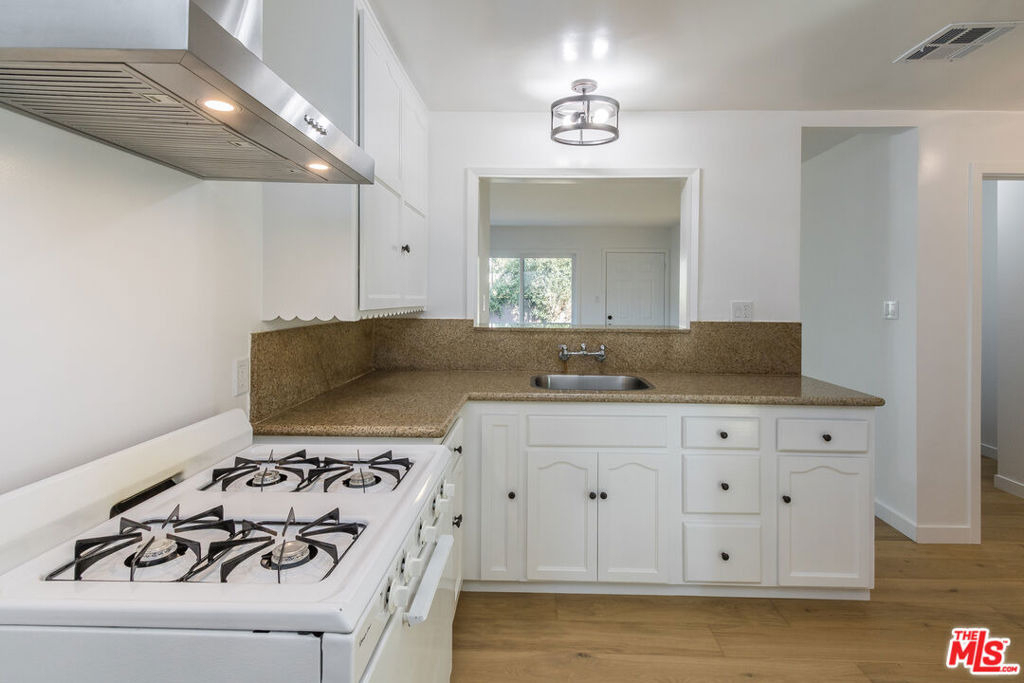 3562 Veteran Avenue - Photo 12