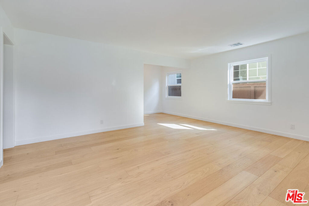 3562 Veteran Avenue - Photo 2