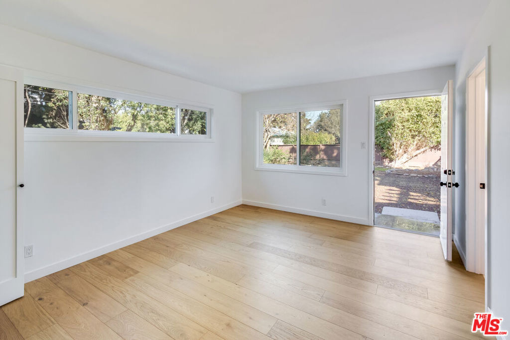 3562 Veteran Avenue - Photo 17