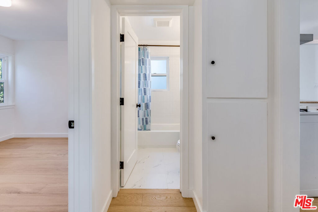 3562 Veteran Avenue - Photo 8