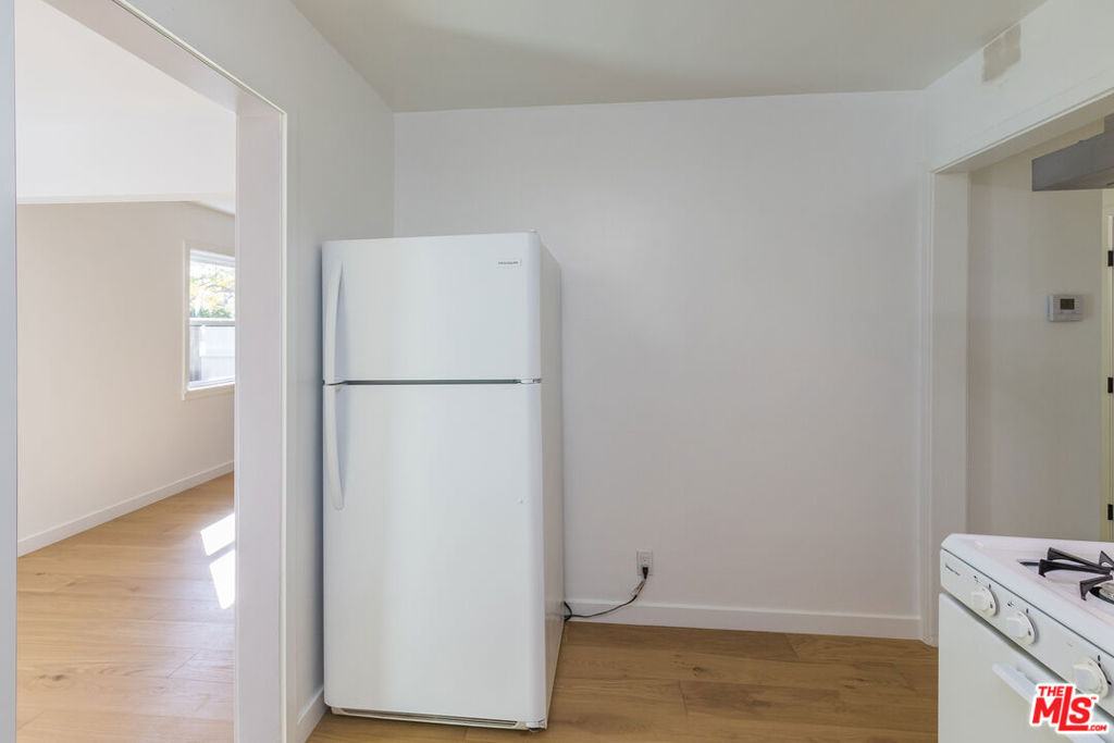 3562 Veteran Avenue - Photo 14