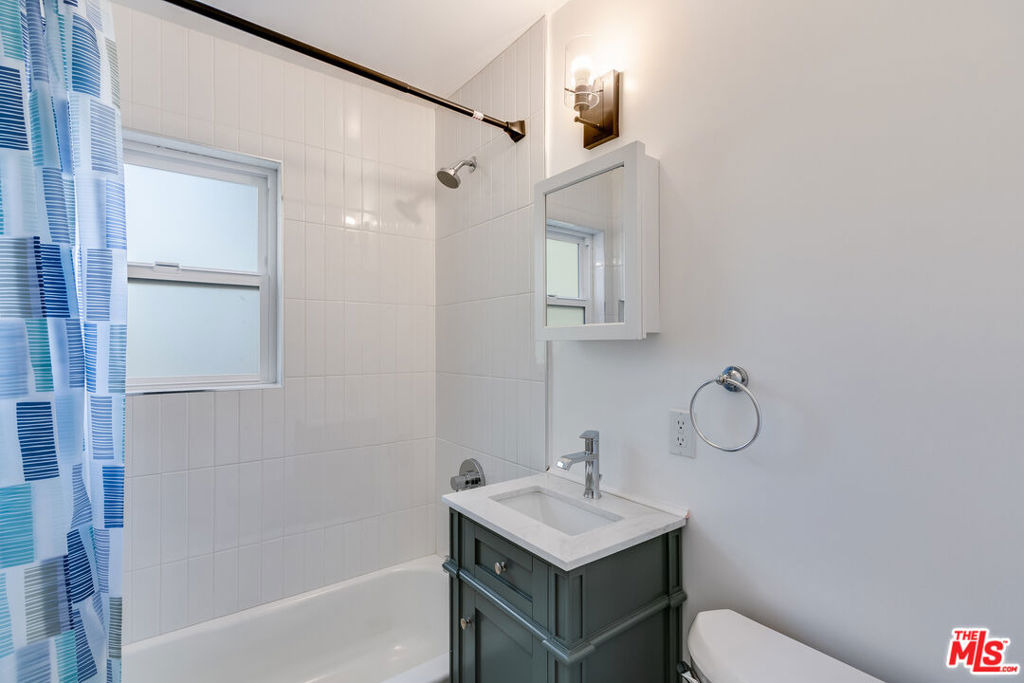 3562 Veteran Avenue - Photo 9