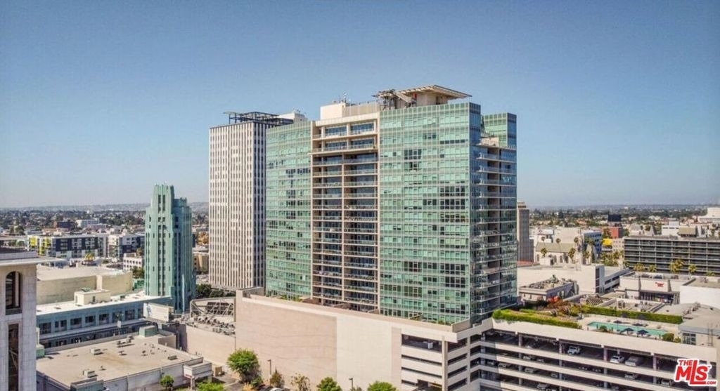 3785 Wilshire Boulevard - Photo 1
