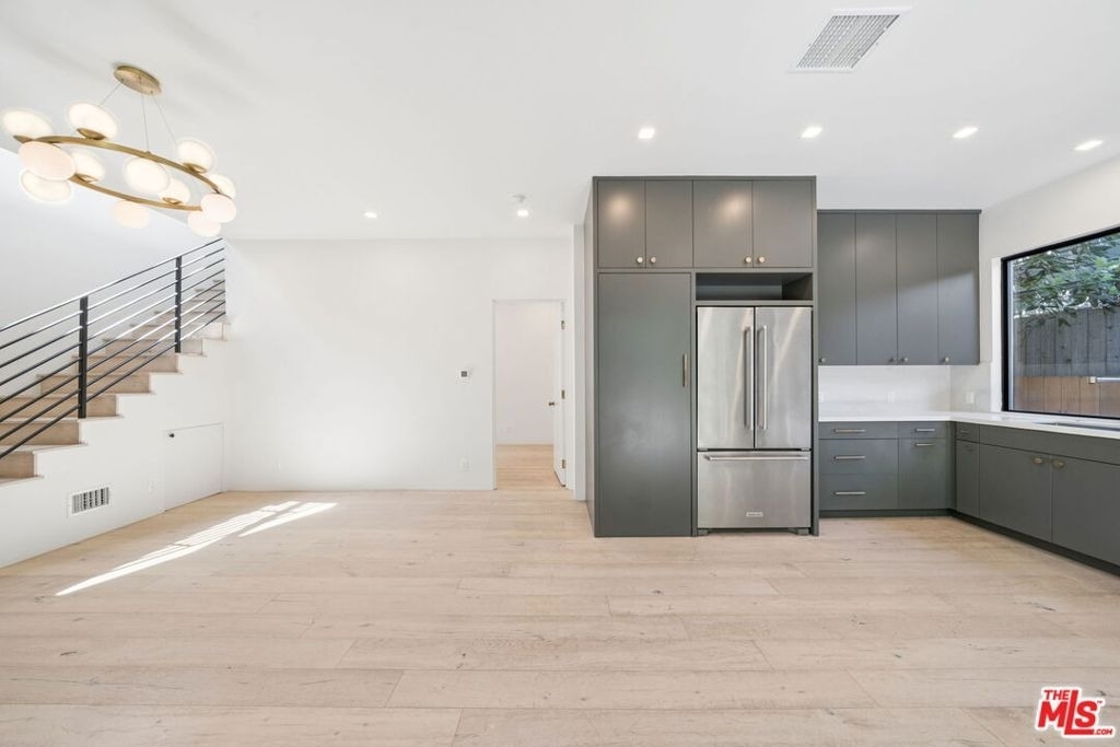633 Palms Boulevard - Photo 12