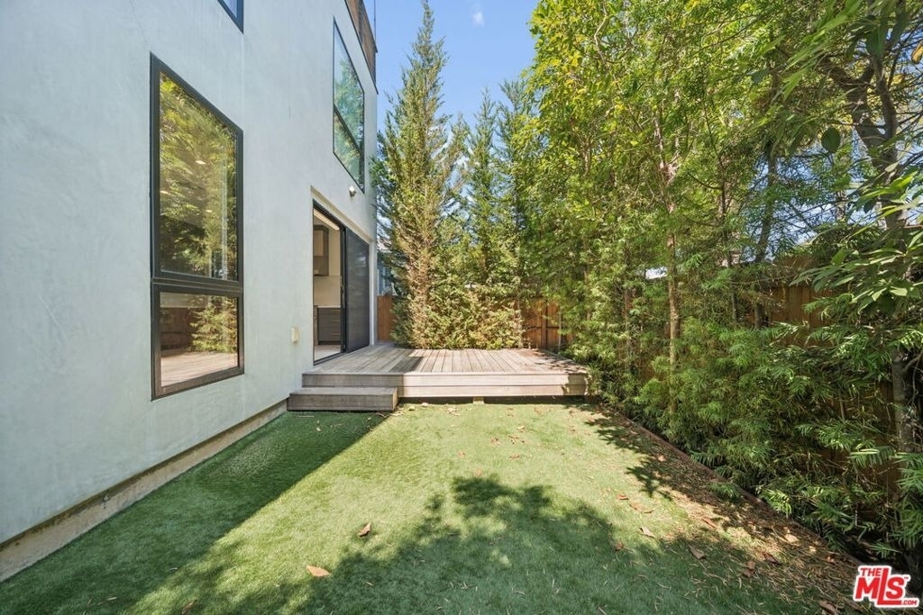 633 Palms Boulevard - Photo 8