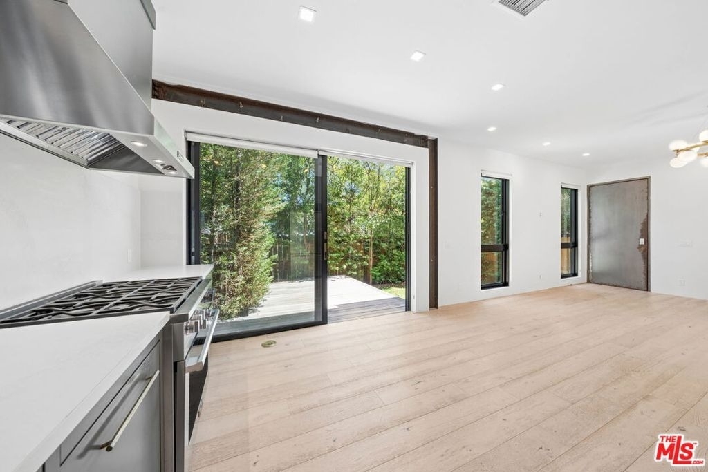 633 Palms Boulevard - Photo 5