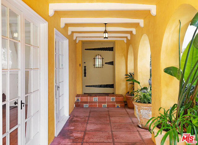 214 S Medio Drive - Photo 4