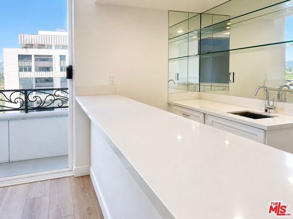 10390 Wilshire Boulevard - Photo 5