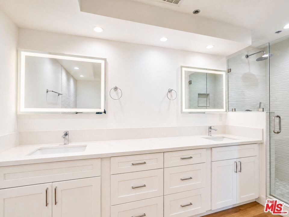 10390 Wilshire Boulevard - Photo 13