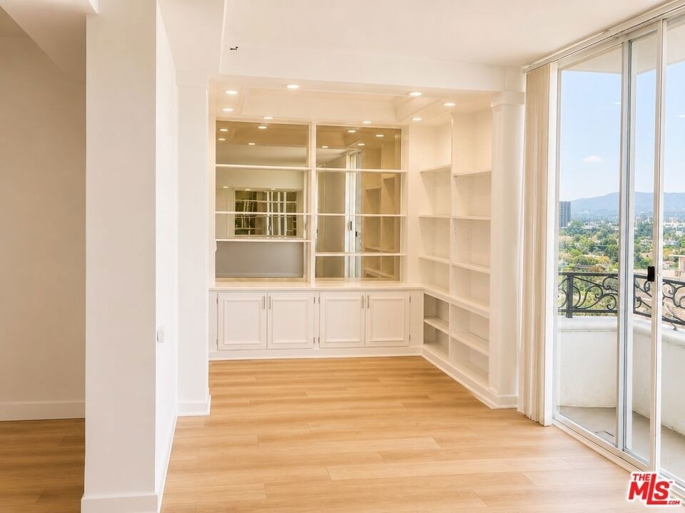 10390 Wilshire Boulevard - Photo 7