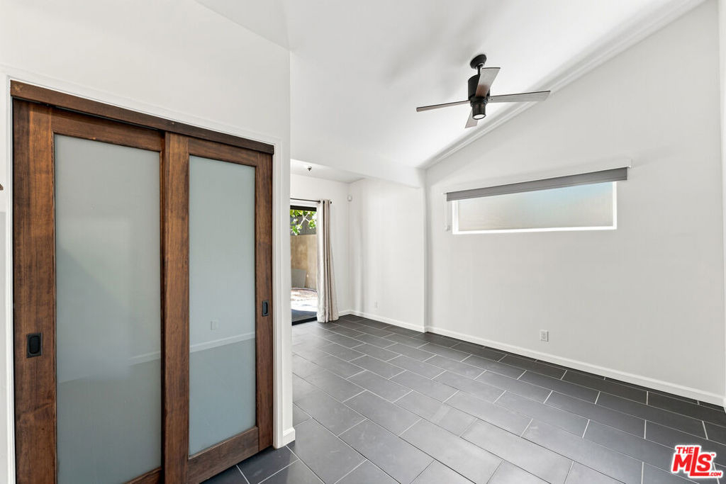 4415 W Woodland Avenue - Photo 10