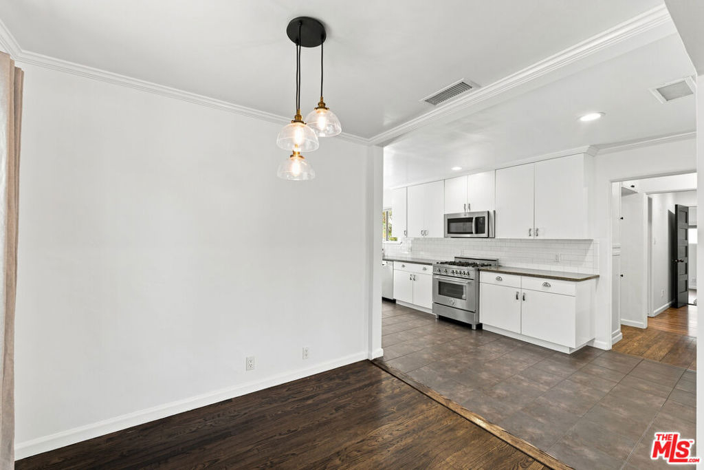 4415 W Woodland Avenue - Photo 6