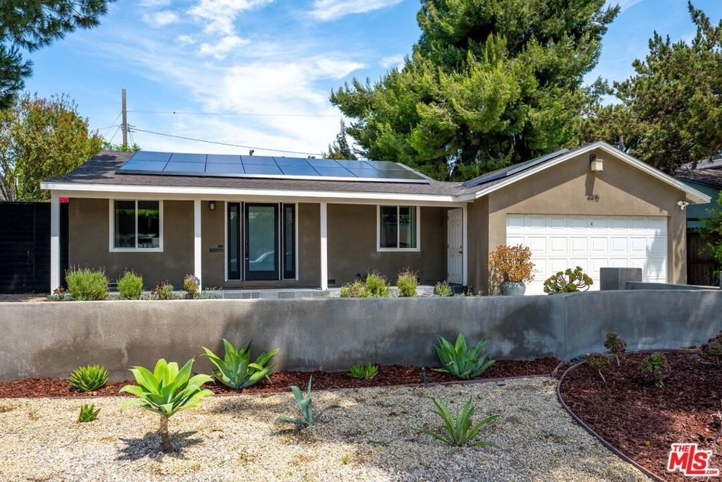 4415 W Woodland Avenue - Photo 1