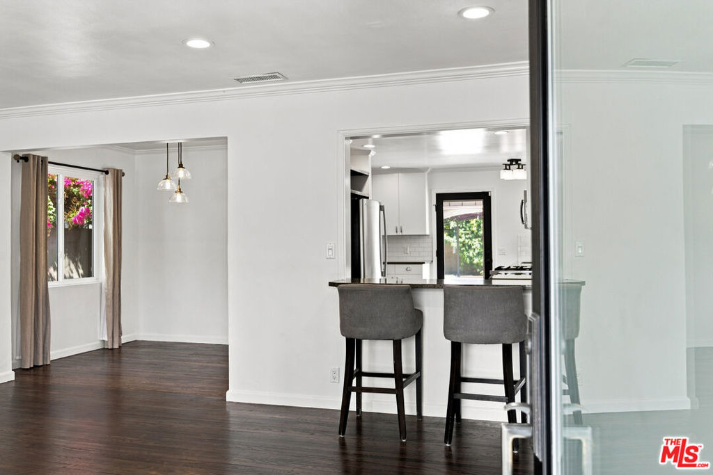 4415 W Woodland Avenue - Photo 2