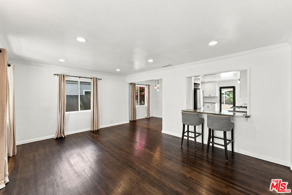 4415 W Woodland Avenue - Photo 3