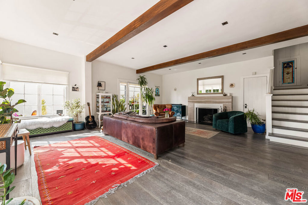 1767 N Orange Grove Avenue - Photo 9