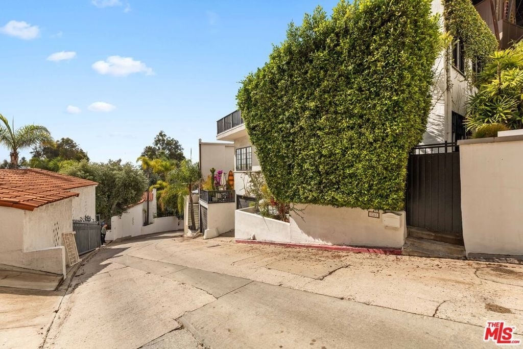 1767 N Orange Grove Avenue - Photo 42