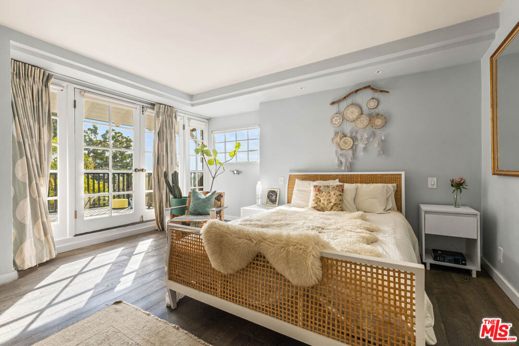 1767 N Orange Grove Avenue - Photo 3