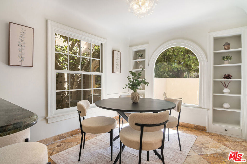 121 S Poinsettia Place - Photo 12