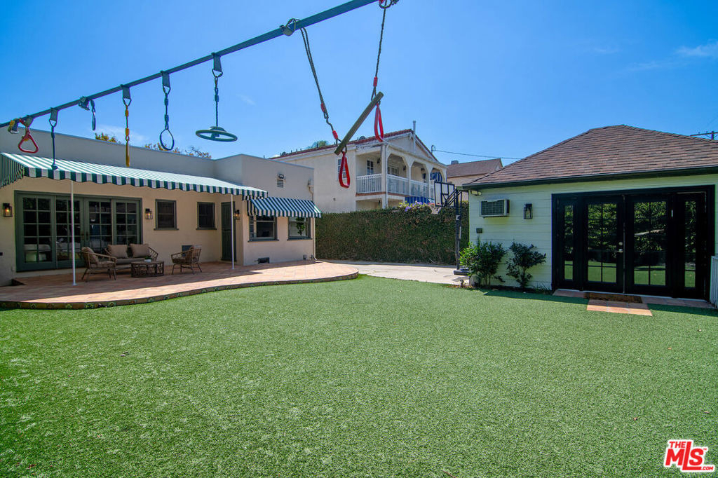 121 S Poinsettia Place - Photo 40