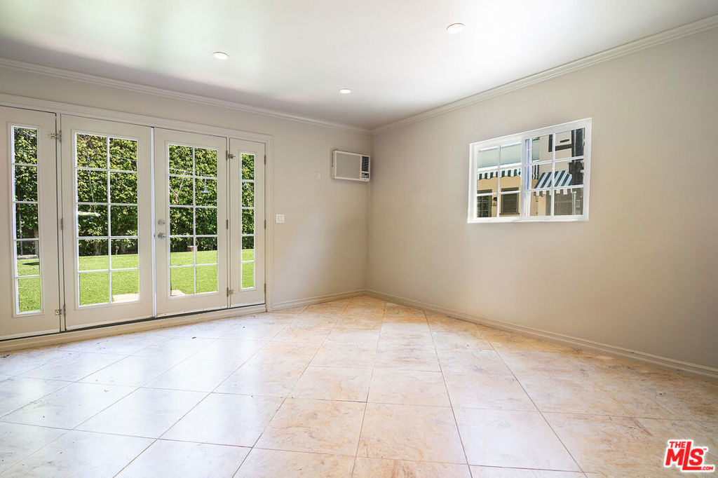 121 S Poinsettia Place - Photo 36
